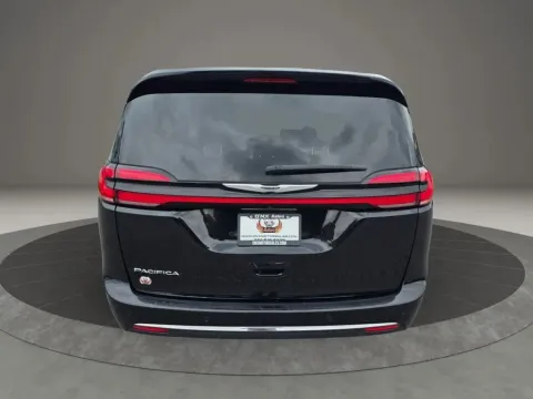 More photos of 2024 Chrysler Pacifica Touring L Van 4D at DNX Motors Altavista, VA
