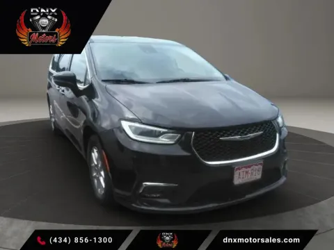 Black 2023 Chrysler Pacifica Touring L Van 4D for sale in Altavista, VA