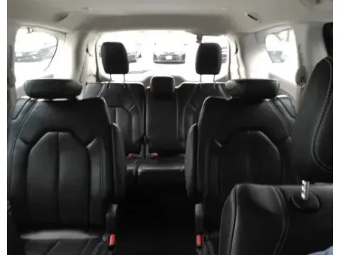 More photos of 2023 Chrysler Pacifica Touring L Van 4D at DNX Motors Altavista, VA