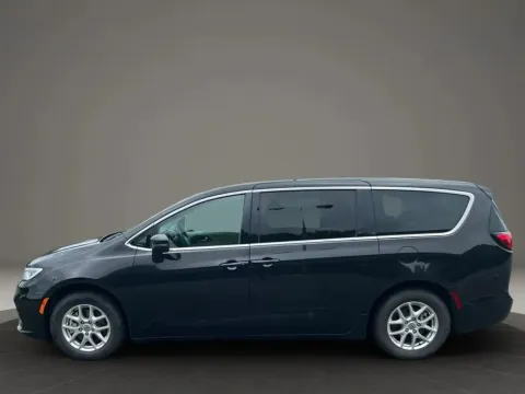 Another view of 2023 Chrysler Pacifica Touring L Van 4D for sale in Altavista, VA at DNX Motors Altavista