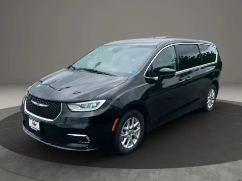 Photos of 2023 Chrysler Pacifica Touring L Van 4D for sale in Altavista, VA at DNX Motors Altavista