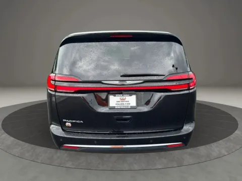 More photos of 2024 Chrysler Pacifica Touring L Van 4D at DNX Motors Altavista, VA