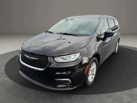 Another view of 2024 Chrysler Pacifica Touring L Van 4D for sale in Altavista, VA at DNX Motors Altavista
