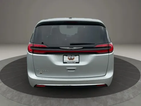 More photos of 2024 Chrysler Pacifica Touring L Van 4D at DNX Motors Altavista, VA