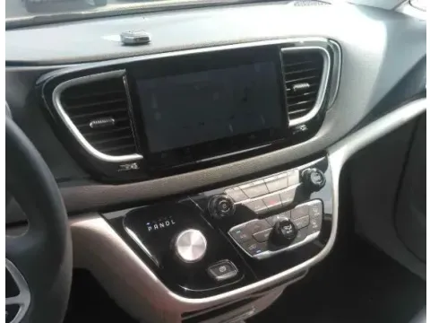 More photos of 2024 Chrysler Pacifica Touring L Van 4D at DNX Motors Altavista, VA
