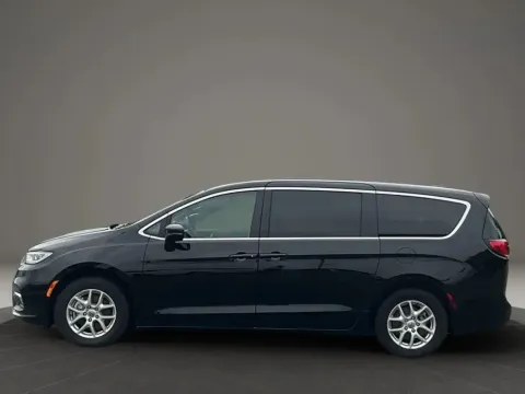 Photos of 2024 Chrysler Pacifica Touring L Van 4D for sale in Altavista, VA at DNX Motors Altavista