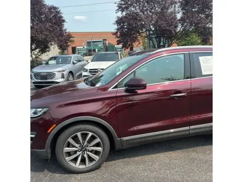 Photos of 2019 Lincoln MKC Reserve Sport Utility 4D for sale in Altavista, VA at DNX Motors Altavista