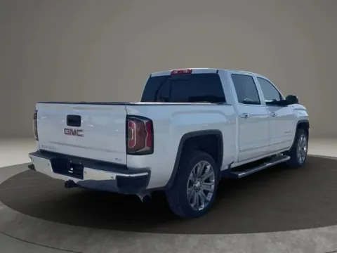 More photos of 2018 GMC Sierra 1500 Crew Cab SLT Pickup 4D 5 3/4 ft at DNX Motors Altavista, VA
