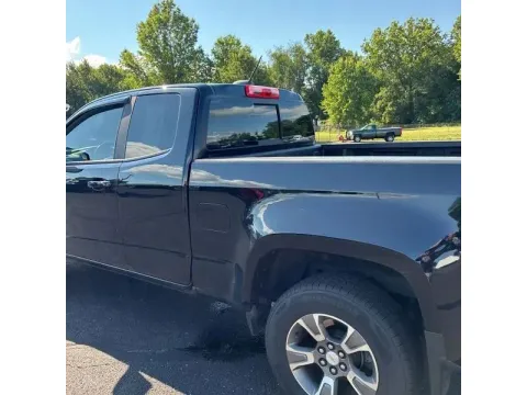 More photos of 2017 Chevrolet Colorado Extended Cab Z71 Pickup 2D 6 ft at DNX Motors Altavista, VA