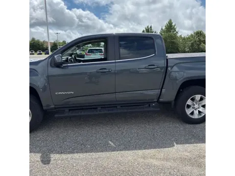 Another view of 2017 GMC Canyon Crew Cab SLE Pickup 4D 5 ft for sale in Altavista, VA at DNX Motors Altavista