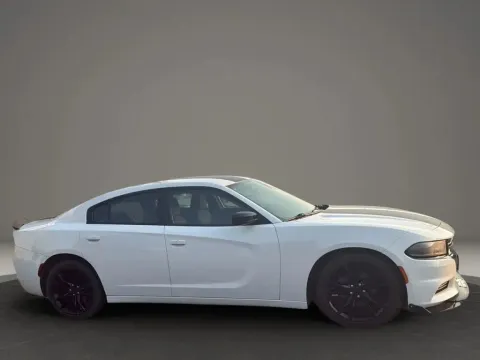 Photos of 2016 Dodge Charger SE Sedan 4D for sale in Altavista, VA at DNX Motors Altavista