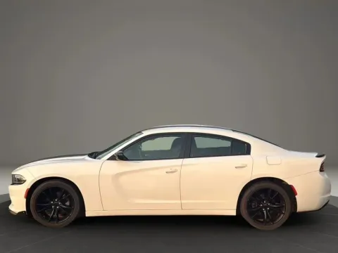 More photos of 2016 Dodge Charger SE Sedan 4D at DNX Motors Altavista, VA