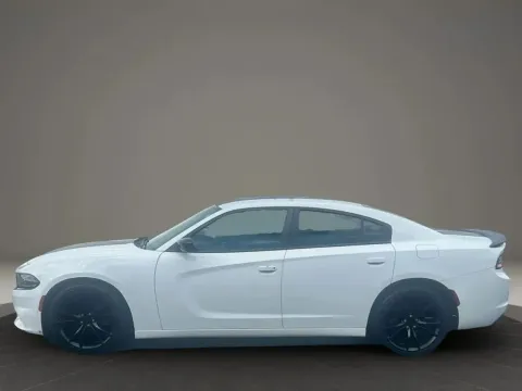 Photos of 2016 Dodge Charger SE Sedan 4D for sale in Altavista, VA at DNX Motors Altavista