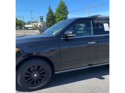 Photos of 2019 Ford Expedition Limited Sport Utility 4D for sale in Altavista, VA at DNX Motors Altavista