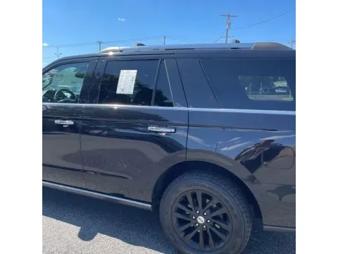 More photos of 2019 Ford Expedition Limited Sport Utility 4D at DNX Motors Altavista, VA