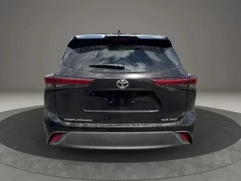 Another view of 2021 Toyota Highlander XLE Sport Utility 4D for sale in Altavista, VA at DNX Motors Altavista