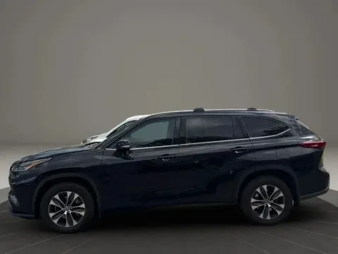 Photos of 2021 Toyota Highlander XLE Sport Utility 4D for sale in Altavista, VA at DNX Motors Altavista