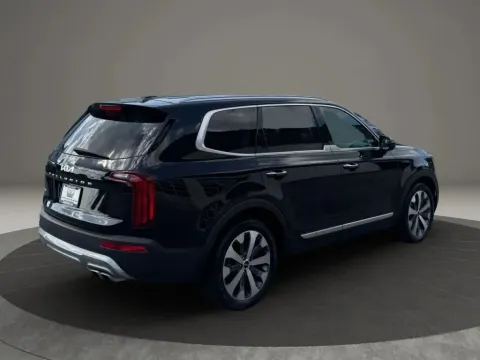 More photos of 2022 Kia Telluride S Sport Utility 4D at DNX Motors Altavista, VA