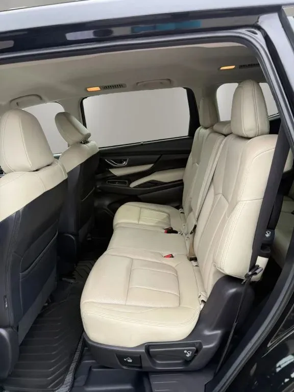 2023 Subaru Ascent Limited - Photo 31