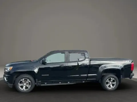 Photos of 2019 Chevrolet Colorado Crew Cab Z71 Pickup 4D 6 ft for sale in Altavista, VA at DNX Motors Altavista