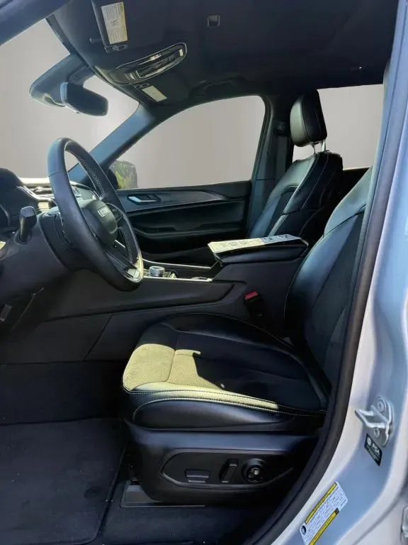 2024 Jeep Grand Cherokee L Altitude - Photo 18