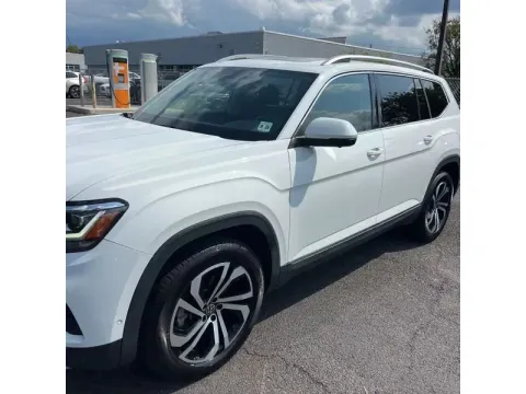 Photos of 2021 Volkswagen Atlas SEL Premium 4Motion (2021.5) Sport Utility 4D for sale in Altavista, VA at DNX Motors Altavista