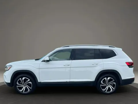 Another view of 2021 Volkswagen Atlas SEL Premium 4Motion (2021.5) Sport Utility 4D for sale in Altavista, VA at DNX Motors Altavista