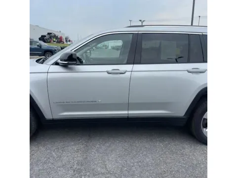 Another view of 2021 Jeep Grand Cherokee L Limited Sport Utility 4D for sale in Altavista, VA at DNX Motors Altavista