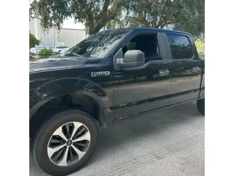 Photos of 2019 Ford F-150 SuperCrew Cab XL Pickup 4D 5 1/2 ft for sale in Altavista, VA at DNX Motors Altavista