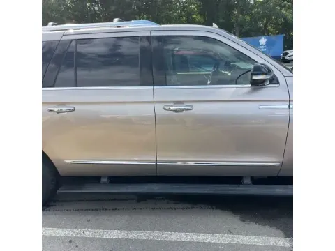 More photos of 2019 Lincoln Navigator L Reserve Sport Utility 4D at DNX Motors Altavista, VA