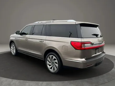 More photos of 2019 Lincoln Navigator L Reserve Sport Utility 4D at DNX Motors Altavista, VA