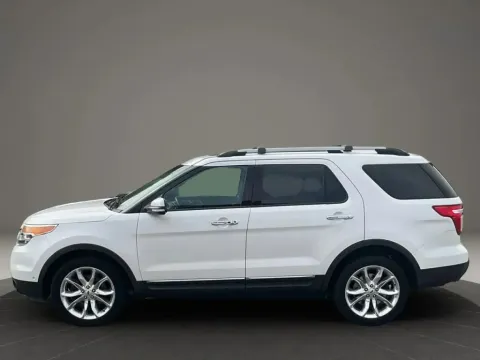 Photos of 2015 Ford Explorer Limited Sport Utility 4D for sale in Altavista, VA at DNX Motors Altavista