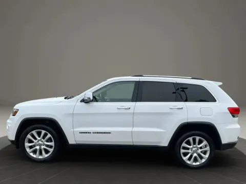 Another view of 2017 Jeep Grand Cherokee Limited Sport Utility 4D for sale in Altavista, VA at DNX Motors Altavista