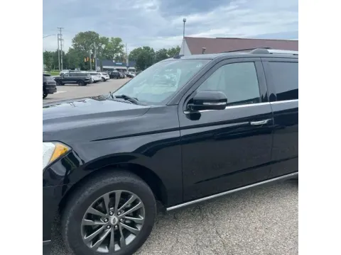 Photos of 2020 Ford Expedition Limited Sport Utility 4D for sale in Altavista, VA at DNX Motors Altavista