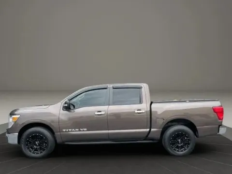 More photos of 2018 Nissan Titan Crew Cab SV Pickup 4D 5 1/2 ft at DNX Motors Altavista, VA
