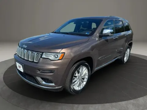 Photos of 2018 Jeep Grand Cherokee Summit Sport Utility 4D for sale in Altavista, VA at DNX Motors Altavista