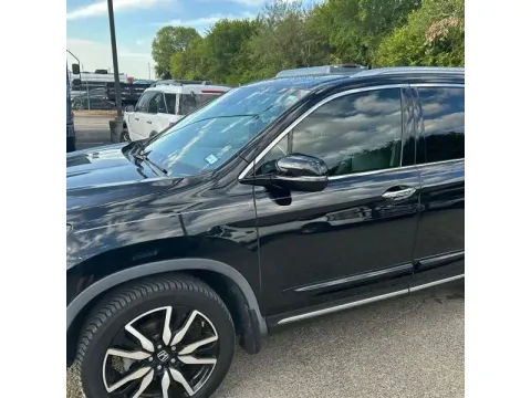 Photos of 2019 Honda Pilot Elite Sport Utility 4D for sale in Altavista, VA at DNX Motors Altavista
