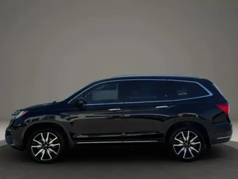 Photos of 2019 Honda Pilot Elite Sport Utility 4D for sale in Altavista, VA at DNX Motors Altavista