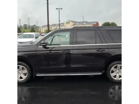 Another view of 2019 Ford Expedition MAX XLT Sport Utility 4D for sale in Altavista, VA at DNX Motors Altavista