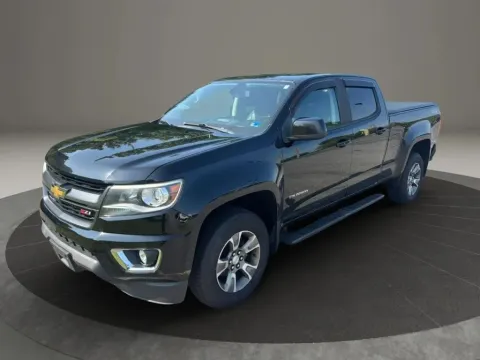 Photos of 2019 Chevrolet Colorado Crew Cab Z71 Pickup 4D 6 ft for sale in Altavista, VA at DNX Motors Altavista