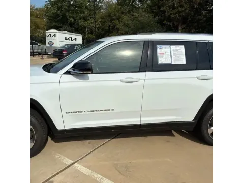 Another view of 2021 Jeep Grand Cherokee L Limited Sport Utility 4D for sale in Altavista, VA at DNX Motors Altavista
