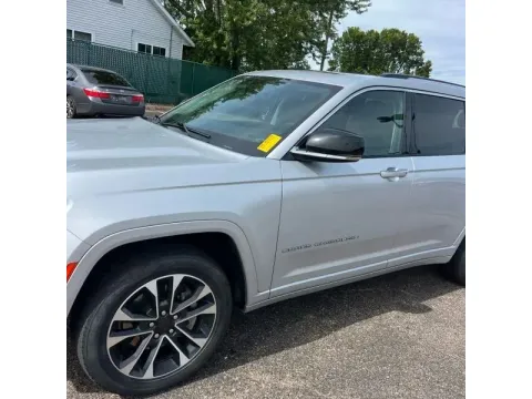 Photos of 2021 Jeep Grand Cherokee L Overland Sport Utility 4D for sale in Altavista, VA at DNX Motors Altavista