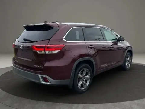 More photos of 2019 Toyota Highlander Limited Platinum Sport Utility 4D at DNX Motors Altavista, VA