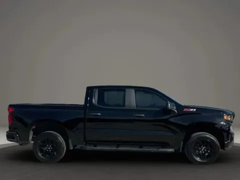 More photos of 2022 Chevrolet Silverado 1500 Limited Crew Cab Custom Trail Boss Pickup 4D 5 3/4 ft at DNX Motors Altavista, VA