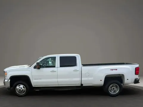 Photos of 2019 GMC Sierra 3500 HD Crew Cab SLE Pickup 4D 8 ft for sale in Altavista, VA at DNX Motors Altavista