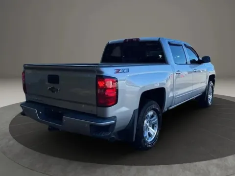 More photos of 2018 Chevrolet Silverado 1500 Crew Cab Z71 LT Pickup 4D 5 3/4 ft at DNX Motors Altavista, VA