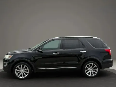 Photos of 2016 Ford Explorer Limited Sport Utility 4D for sale in Altavista, VA at DNX Motors Altavista