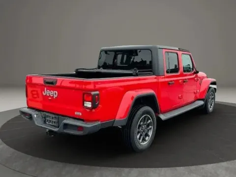 More photos of 2020 Jeep Gladiator Overland Pickup 4D 5 ft at DNX Motors Altavista, VA