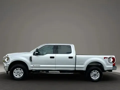 More photos of 2019 Ford F250 Super Duty Crew Cab XLT Pickup 4D 6 3/4 ft at DNX Motors Forest, VA