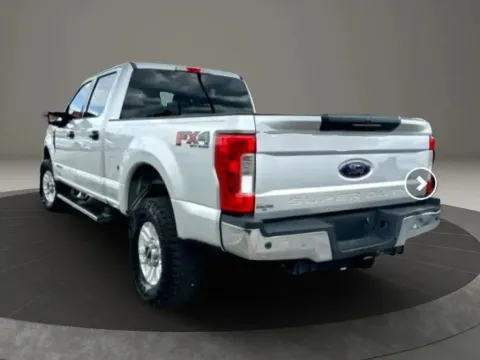 More photos of 2019 Ford F250 Super Duty Crew Cab XLT Pickup 4D 6 3/4 ft at DNX Motors Forest, VA